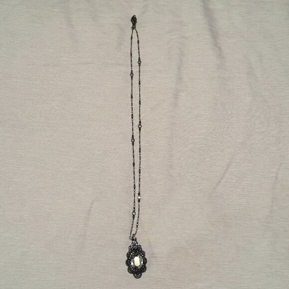 Sorelli Pendant Necklace - Picture 3 of 6